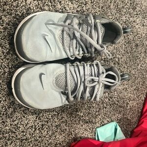 Nike presto size 7Y or 8.5 women’s